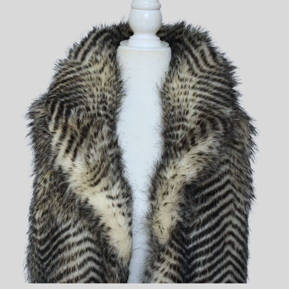 JACK Women's Faux Fur Vest Black Ivory Size M - Picture 4 of 9